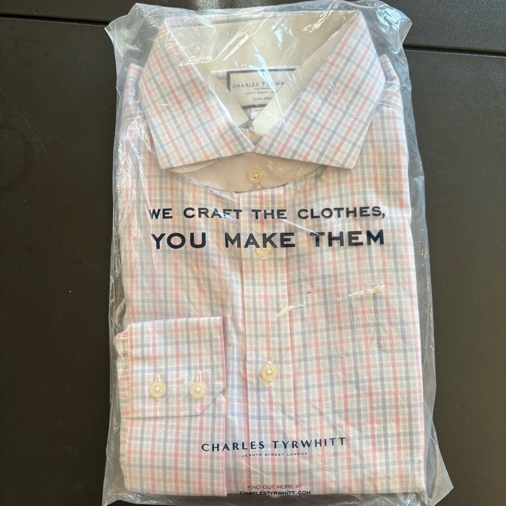 Charles Tyrwhitt Men's Pink and Blue Plaid Shirt - Picture 3 of 5